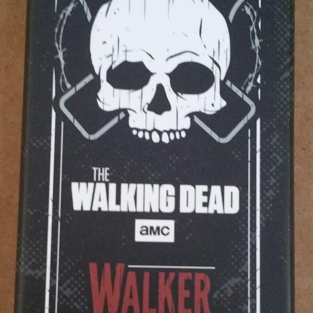 The Walking Dead Supply Drop WALKER BOTTLE TOPPER + LUCILLE CREW SOCKS